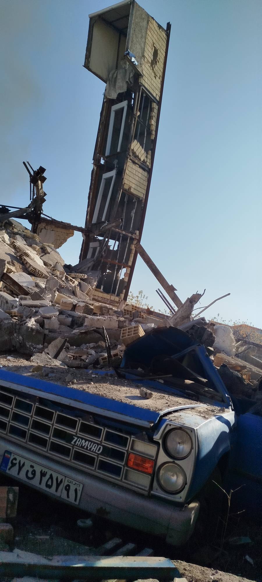 انفجار مهیب گاز، ساختمان پنج‌طبقه بی‌مجوز را با خاک یکسان کرد