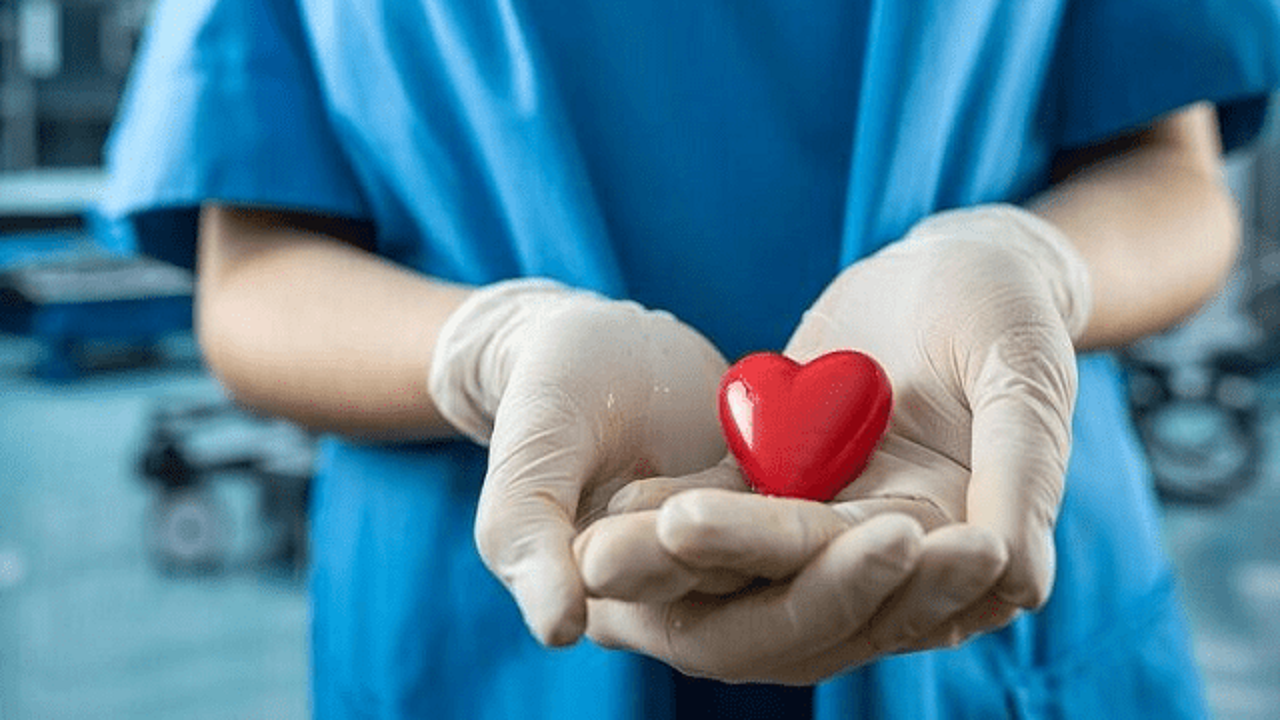 اهدای اعضای چهاردهمین ایثارگر استان اردبیل به بیماران نیازمند