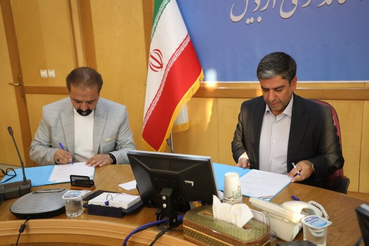 تفاهم‌نامه توليد 400 مگاوات انرژي خورشيدي در استان اردبيل امضا شد