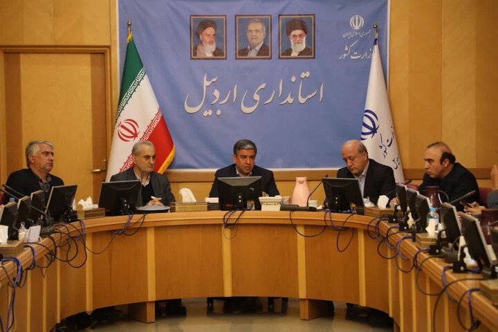 فرمانداران نظارت مستمری بر تأمین و قیمت کالاهای اساسی داشته باشند