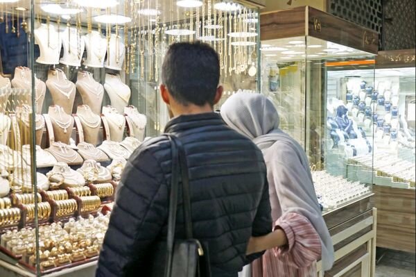 وقتی اقتصاد تصمیم می‌گیرد چه کسی ازدواج کند!