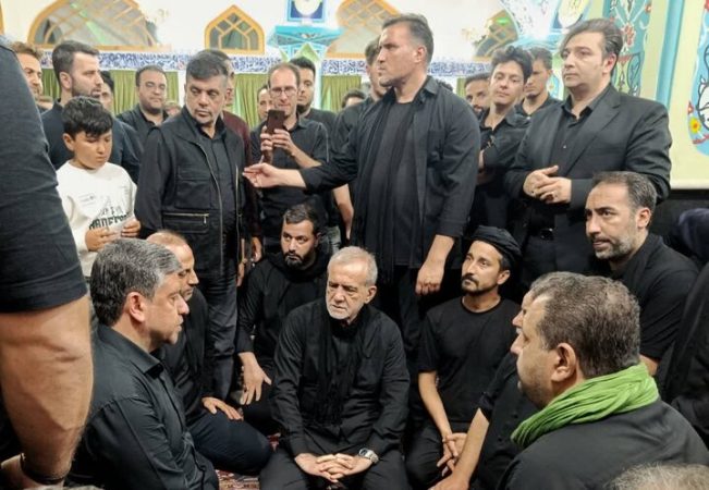 حضور مسعود پزشکیان در جمع عزاداران اردبیلی