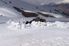 راهداران اردبیل در تلاش برای بازگشایی راه ارتباطی آلوارس