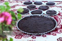 پخت حلوای نذری هفتم محرم در مشگین شهر